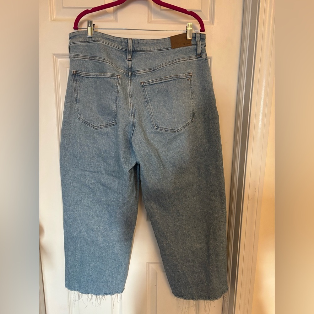 Madewell Curvy Wide-Leg Crop Jeans - Picture 4 of 4